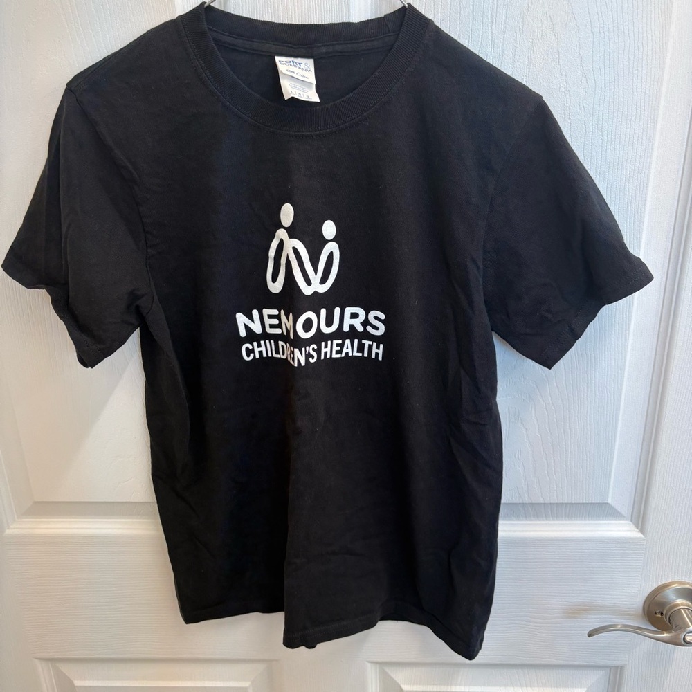 Nemours Children’s Health Black Logo T-Shirt – Youth Large (Fits Adult XS)